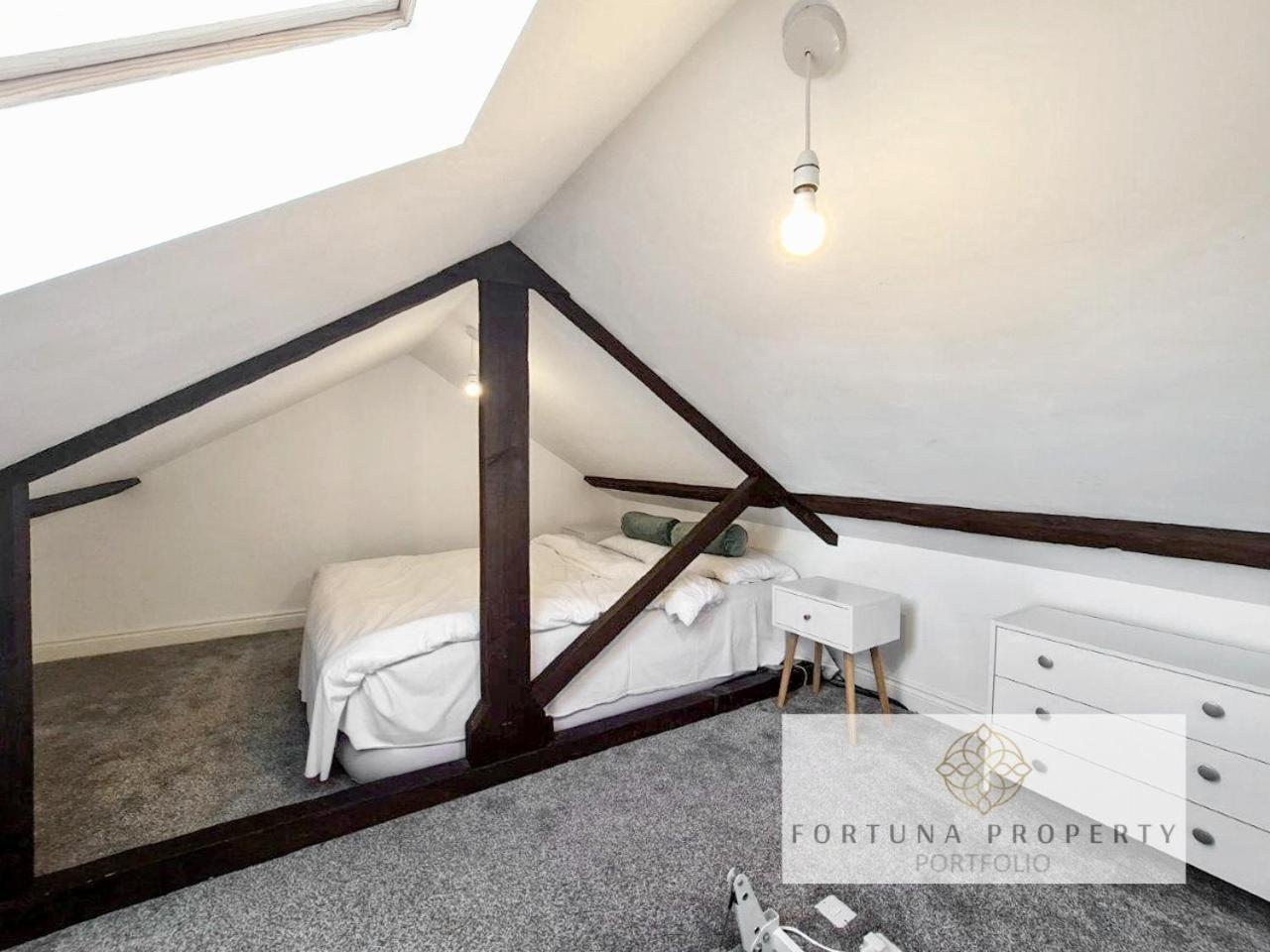 Margaret'S Loft By Fortuna Property Cheltenham Exterior photo