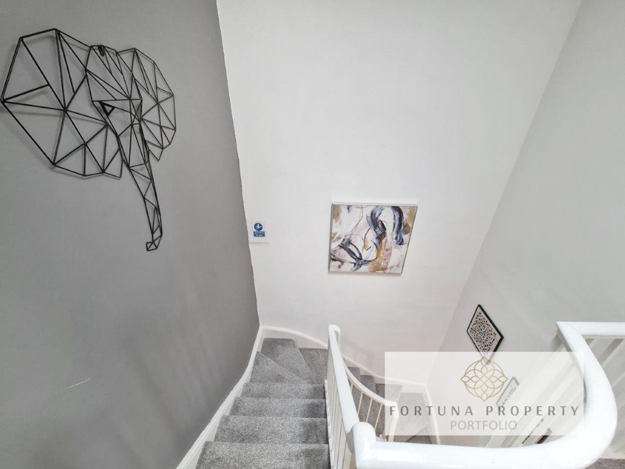 Margaret'S Loft By Fortuna Property Cheltenham Exterior photo