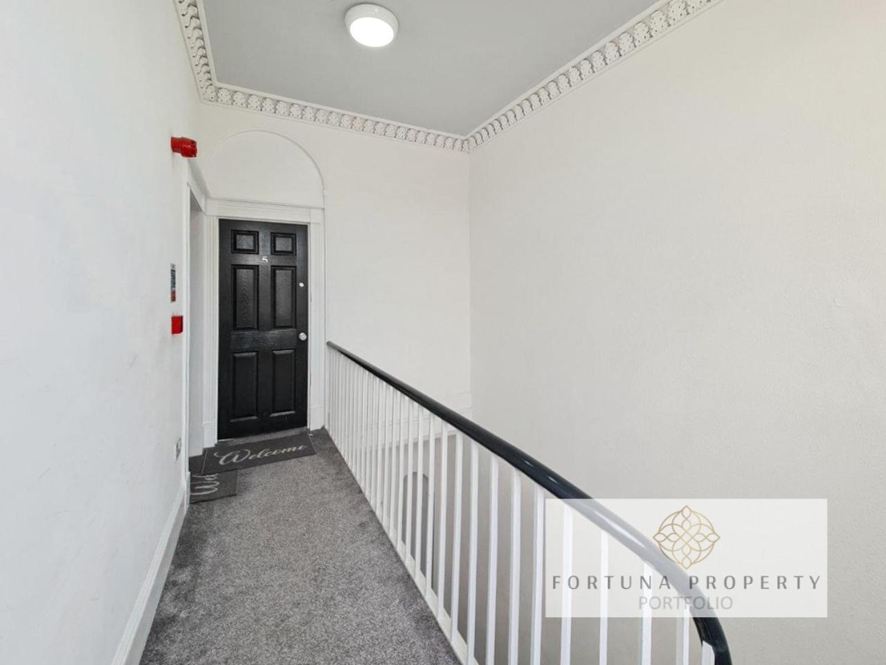 Margaret'S Loft By Fortuna Property Cheltenham Exterior photo